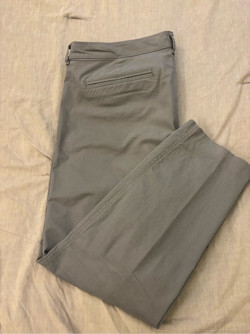 Old Navy Women's Skinny Pants in Gray